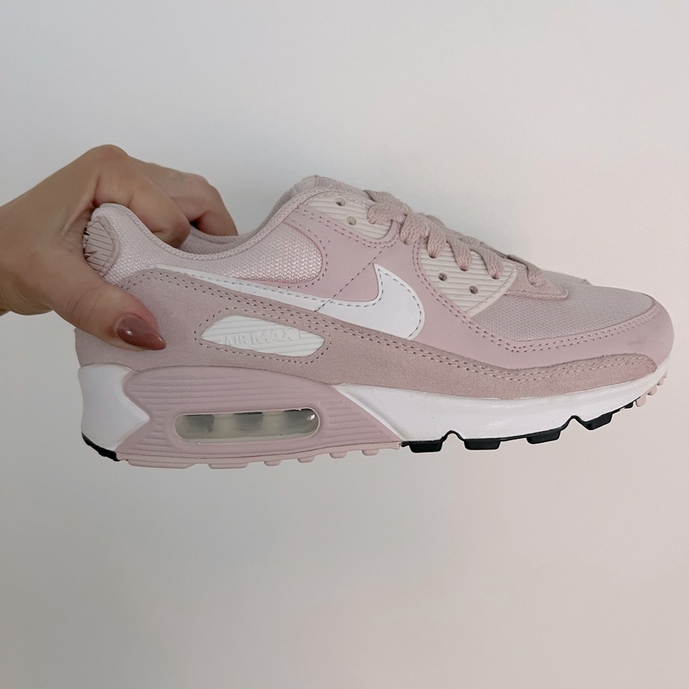 Nike Women’s Air Max 90 7.5 Never Been Worn
